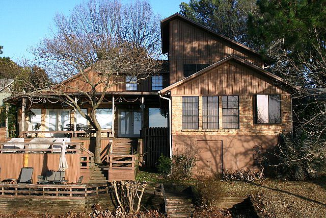 1st image of 127 Shoreline Dr
