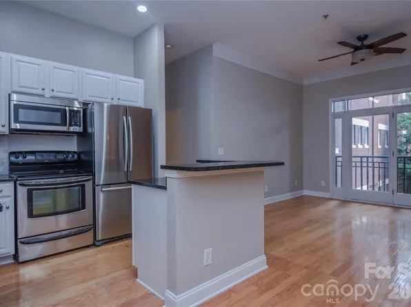 727 Garden District Dr, Charlotte, NC 28202