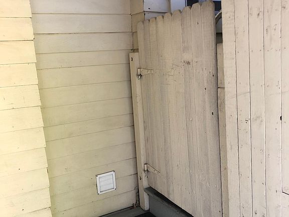 5th image of 426 1/2 Concord Ave