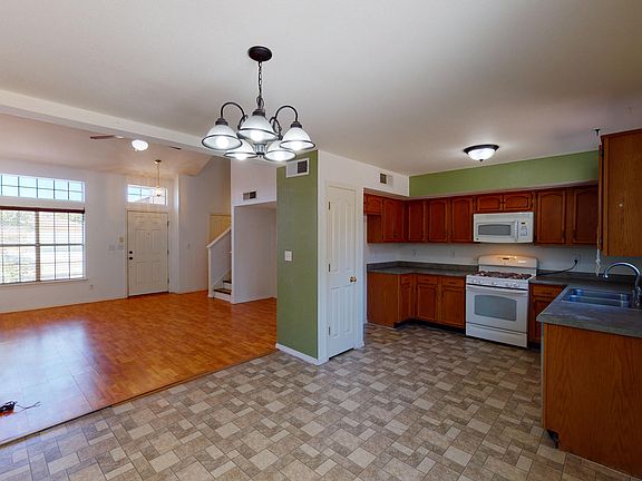 5th image of 12201 Sun Bridge Pl