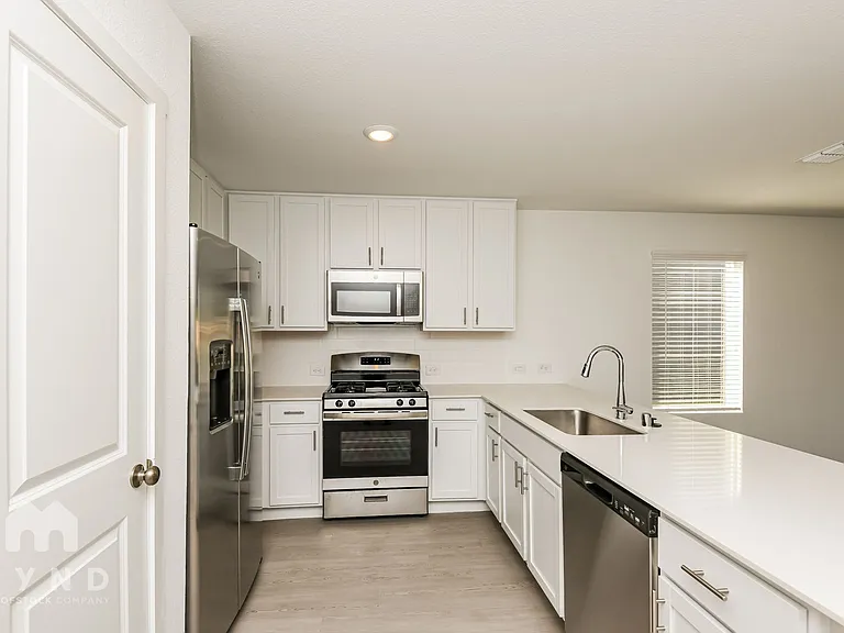 2700 Mistwood Dr — Photo 13