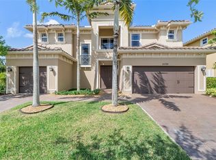 10391 Peninsula Pl, Parkland, FL 33076