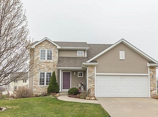 6413 NW 98th St, Johnston, IA 50131