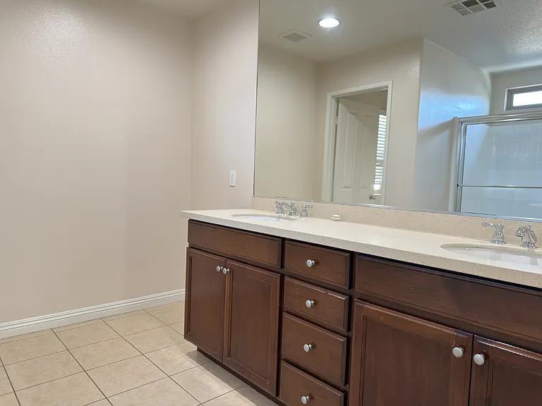 433 Merced Ct — Photo 12