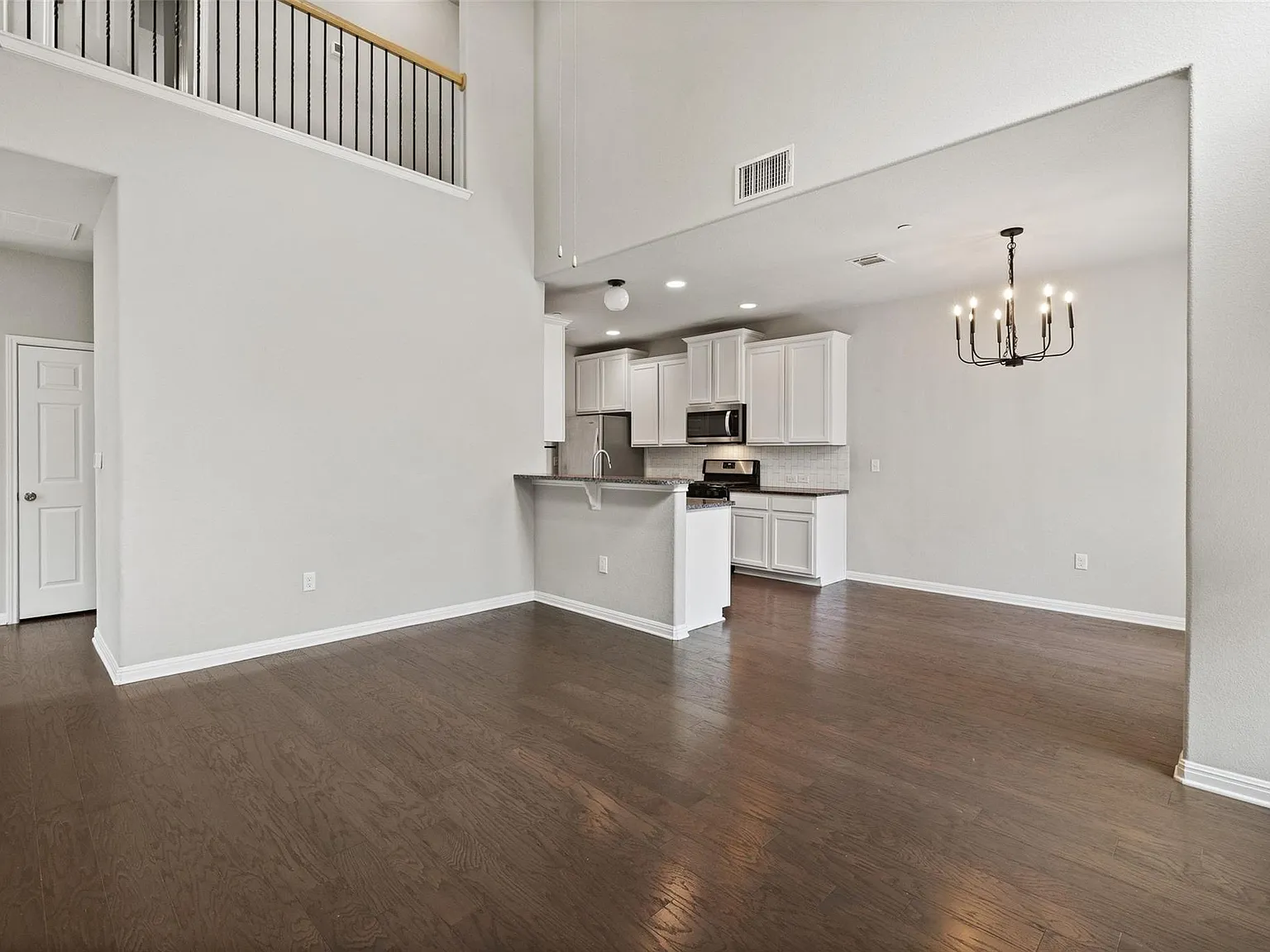 3 bed, 2.5 bath, 1753 sqft, $2,100 — Photo 1