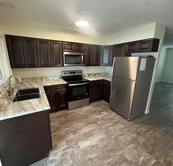 3072 Jennings Dr — Photo 3