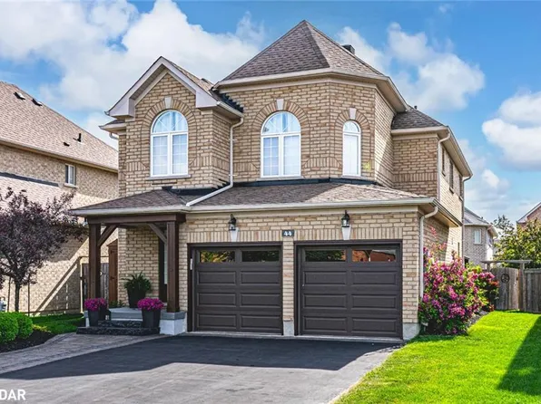 44 Tudor Cres, Barrie, ON L4M 0A8