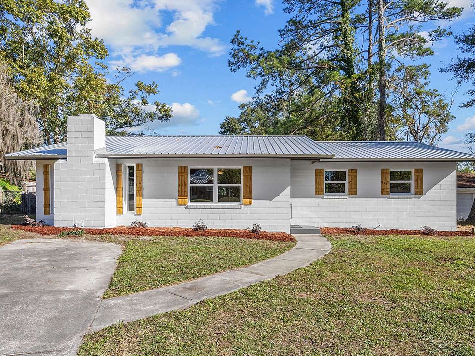 1st image of 481 SE Waldron Ter