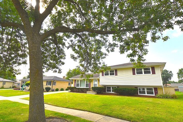 1st image of 711 Berkshire Ln