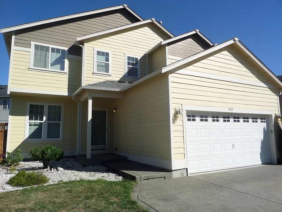 1117 183rd Street Ct E