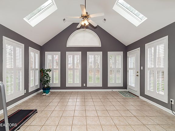 4th image of 7109 Winter Oaks Way #12