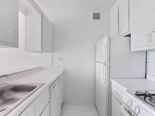 200 East 72nd Street image 4 of 9