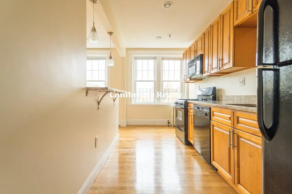 Studio, 1.0 bath, 430 sqft, $2,600 — Photo 2