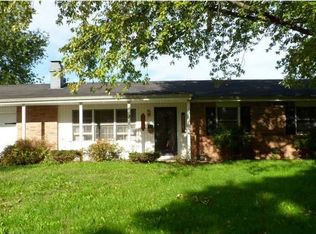 215 N Coventry Dr, Anderson, IN 46012