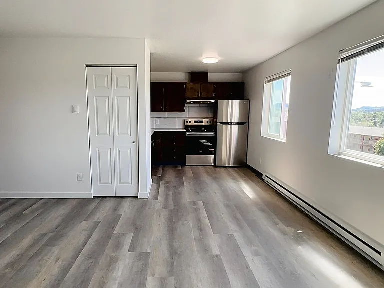 211-225 N Peterson Dr — Photo 30