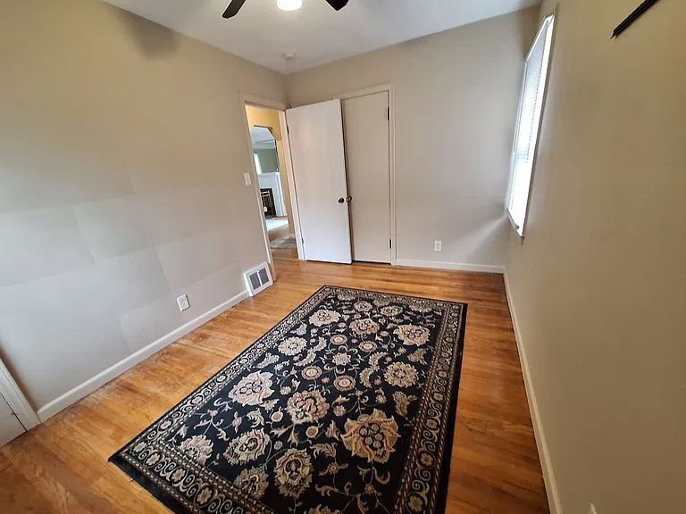 20293 Washtenaw St — Photo 13