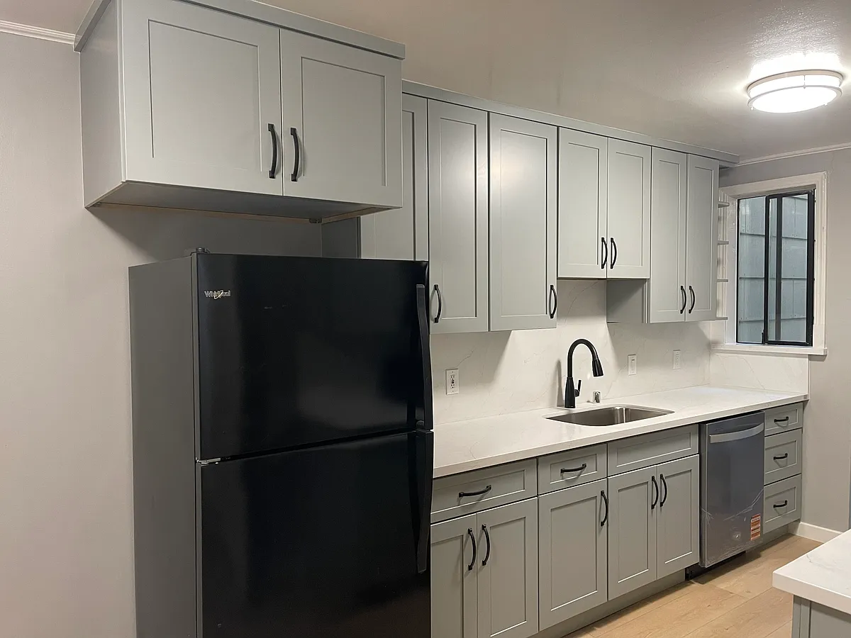 kitchen - 1720 Cabrillo St