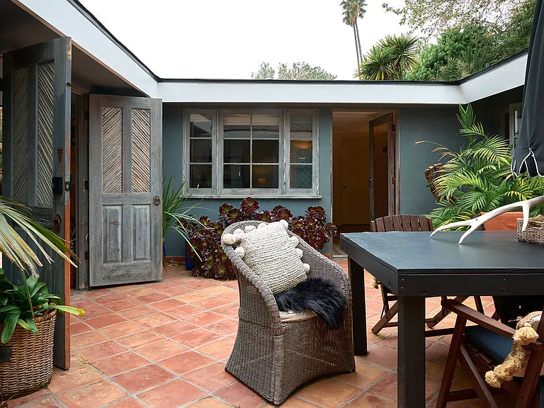 6328 Frondosa Dr — Photo 11