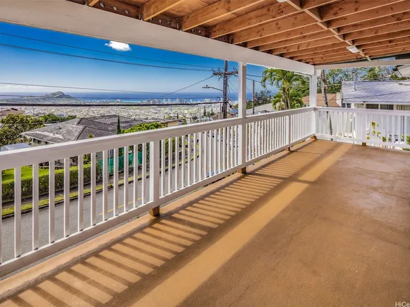 1952 Bertram St, Honolulu, HI 96816