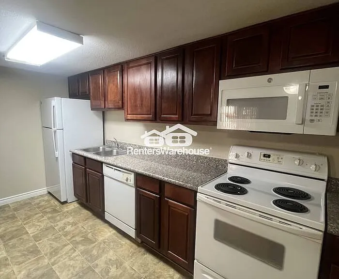 5026 River Glen Dr #159 — Photo 7