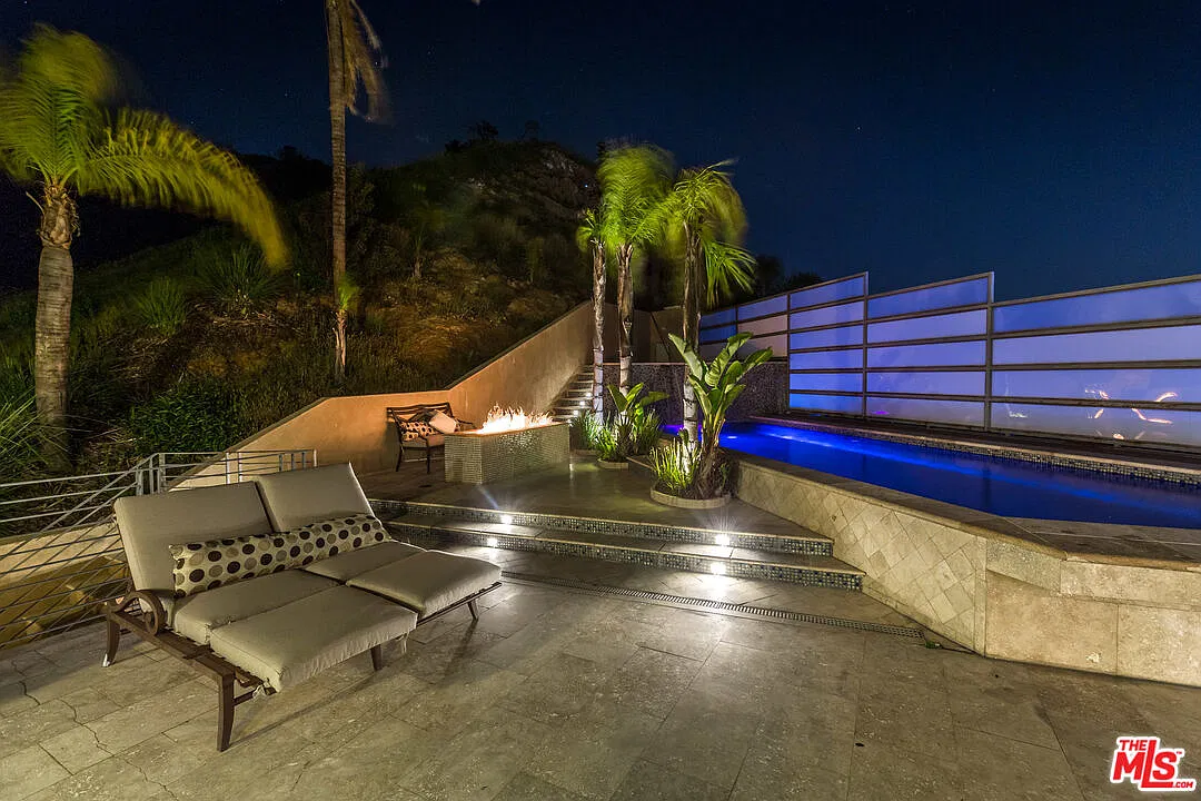 6 bed, 9.0 bath, 9200 sqft, $22,900 — Photo 3