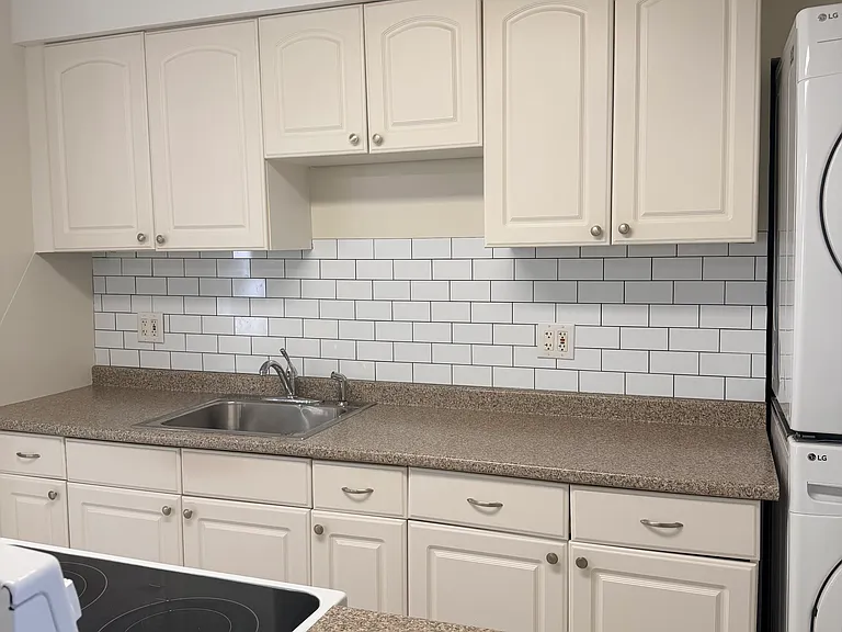 103 Grove St #3 — Photo 4