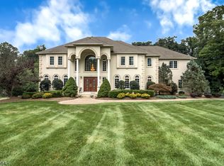 11 Shadowbrook Way, Mendham, NJ 07945