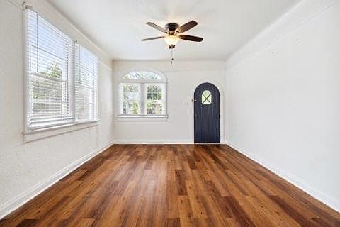 3rd image of 4757 Baccich St