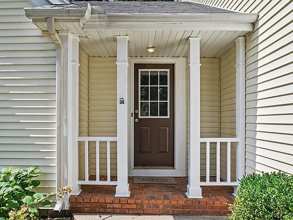 3rd image of 15971 Cedar Ridge Ct