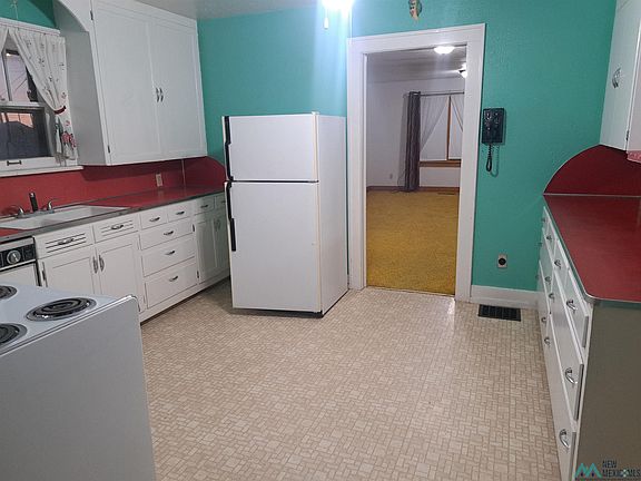 4th image of 108 S Pershing St