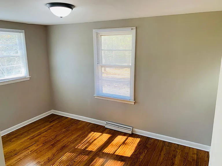 501 Frances St — Photo 13