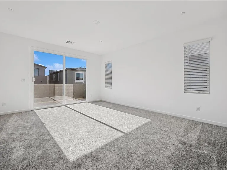 311 Mount Tyndall St — Photo 45