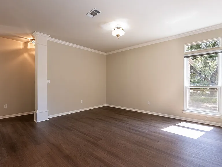 1411 Lakeway Dr — Photo 11