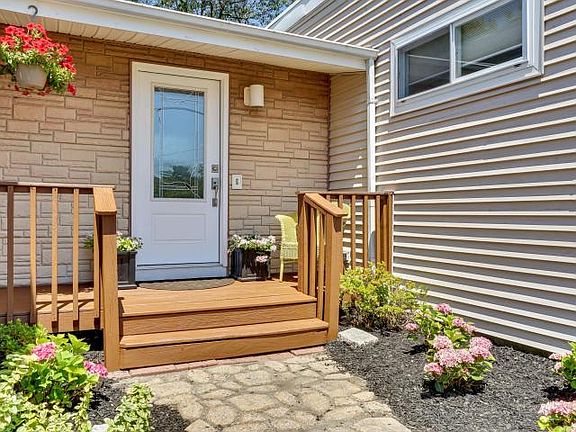 3rd image of 34 Pine Brook Dr
