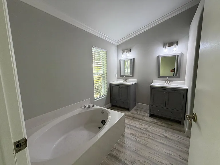 7657 Sanctuary Dr — Photo 9