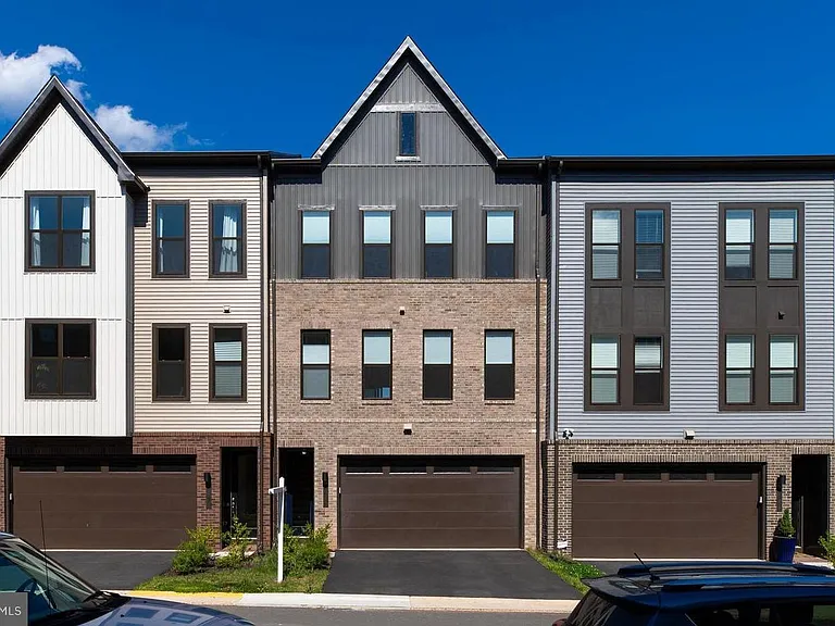 2631 Velocity Rd — Photo 2