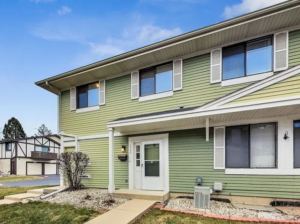 1495 Sacramento Dr #4, Hanover Park, IL 60133