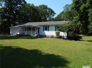 11 Widgeon Rd, Center Moriches, NY 11934