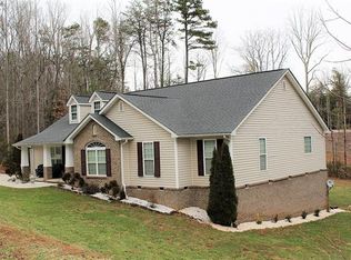 2055 Piper Ridge Dr, Lenoir, NC 28645