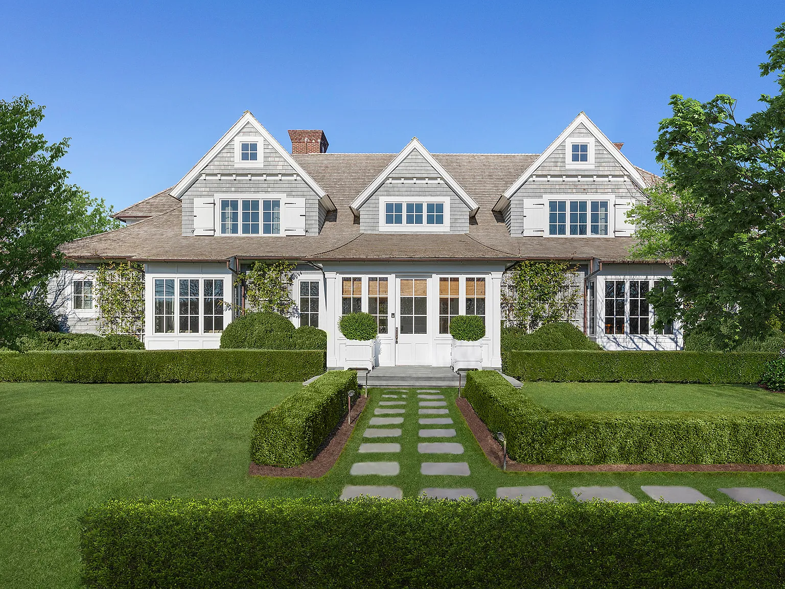Newly Furnished Bridgehampton Rental Close to the Beach — Photo 2