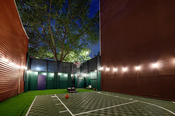 Rented by Corcoran | media 59