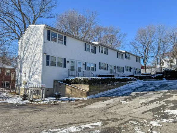 325 Washington St #3, West Warwick, RI 02893