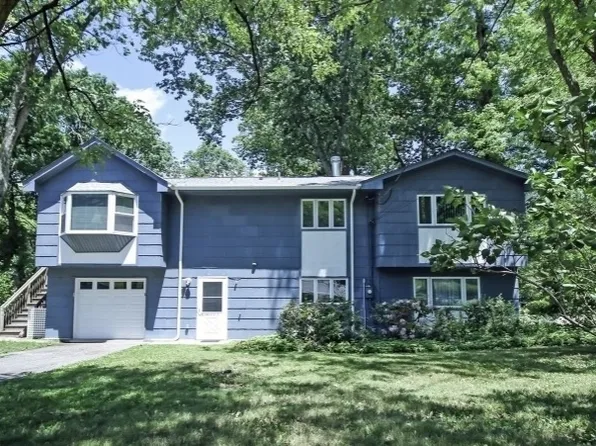 3 Canfield St, Hopatcong Boro, NJ 07874