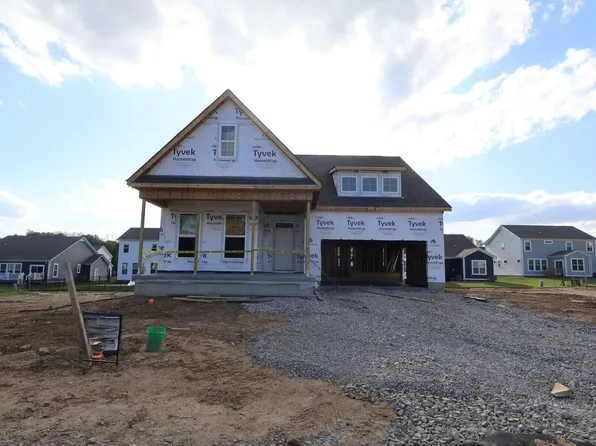 412 Fannin Dr, Pataskala, OH 43062