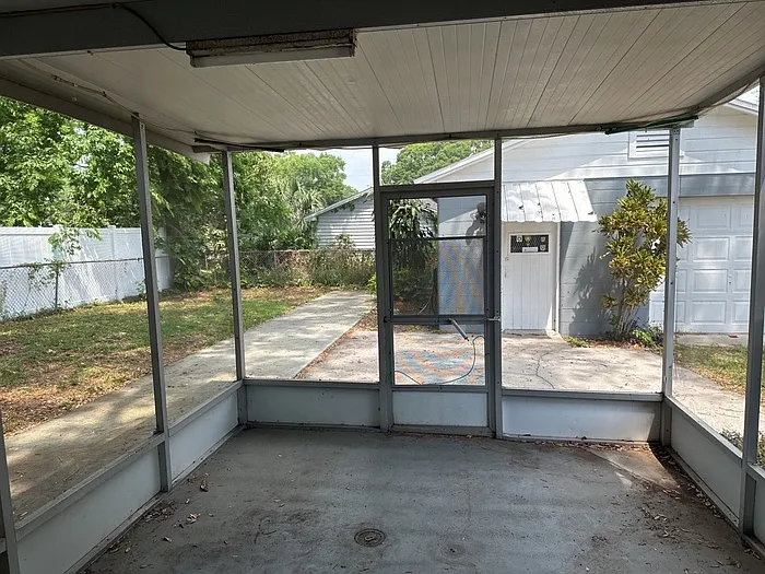 815 W Plymouth St — Photo 20