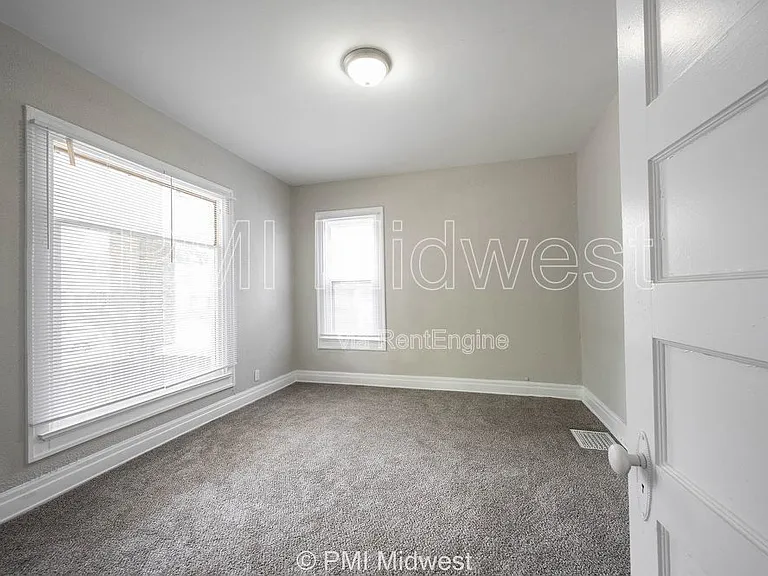 538 W 29th St #B — Photo 36