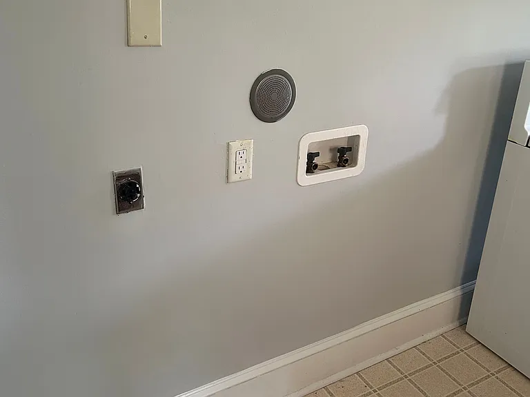 Washer and Dryer Hook-ups