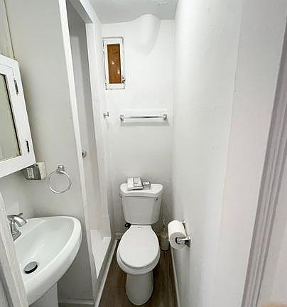 3rd image of 330 N Holly St #10975181