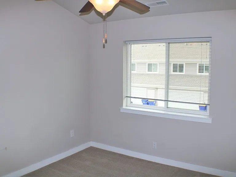 453 Taft Ave — Photo 22