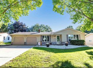 863 Venus Dr, Green Bay, WI 54311
